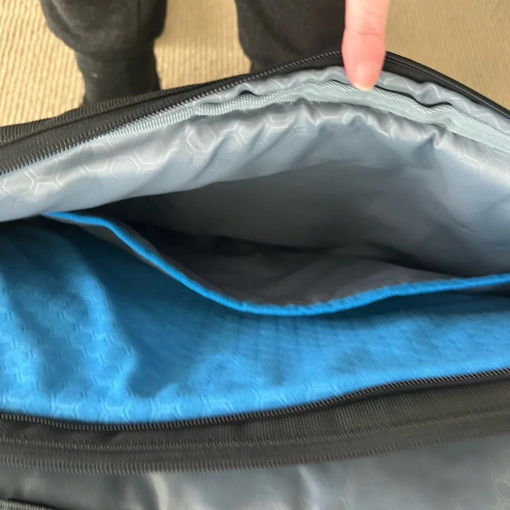 Dell Pro Briefcase / Laptop Bag in Black Like New Holds Multiple Devices
